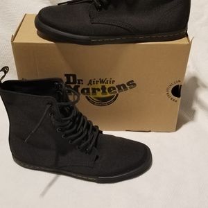 Dr. Martens airwave kids size 5 womens 7